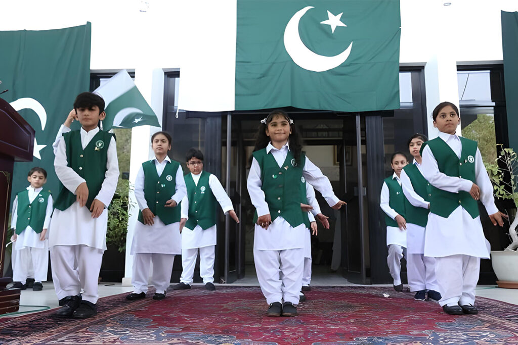 Children perform tableau Independence Day celebration Pakistan